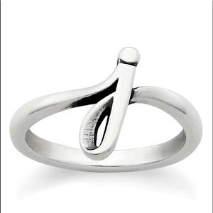 Authentic James Avery
Sterling Silver Script Initial Ring

Size 4.5
